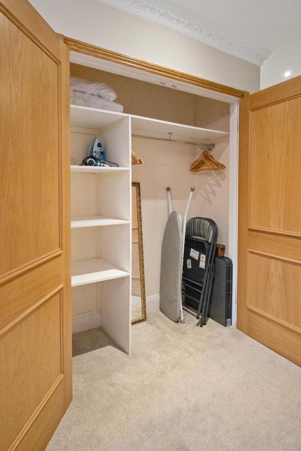 The Lodge - Studio Apartment'S Castel Dış mekan fotoğraf